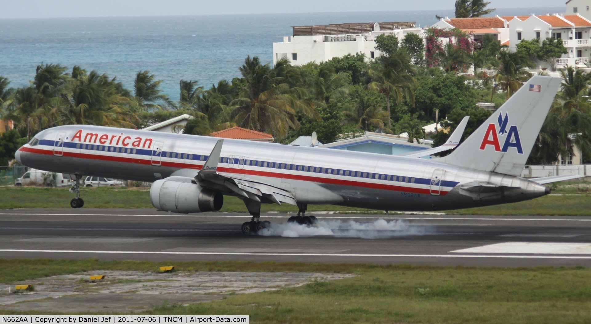 N662AA, 1992 Boeing 757-223 C/N 25296, American airlines N662AA landing at TNCM