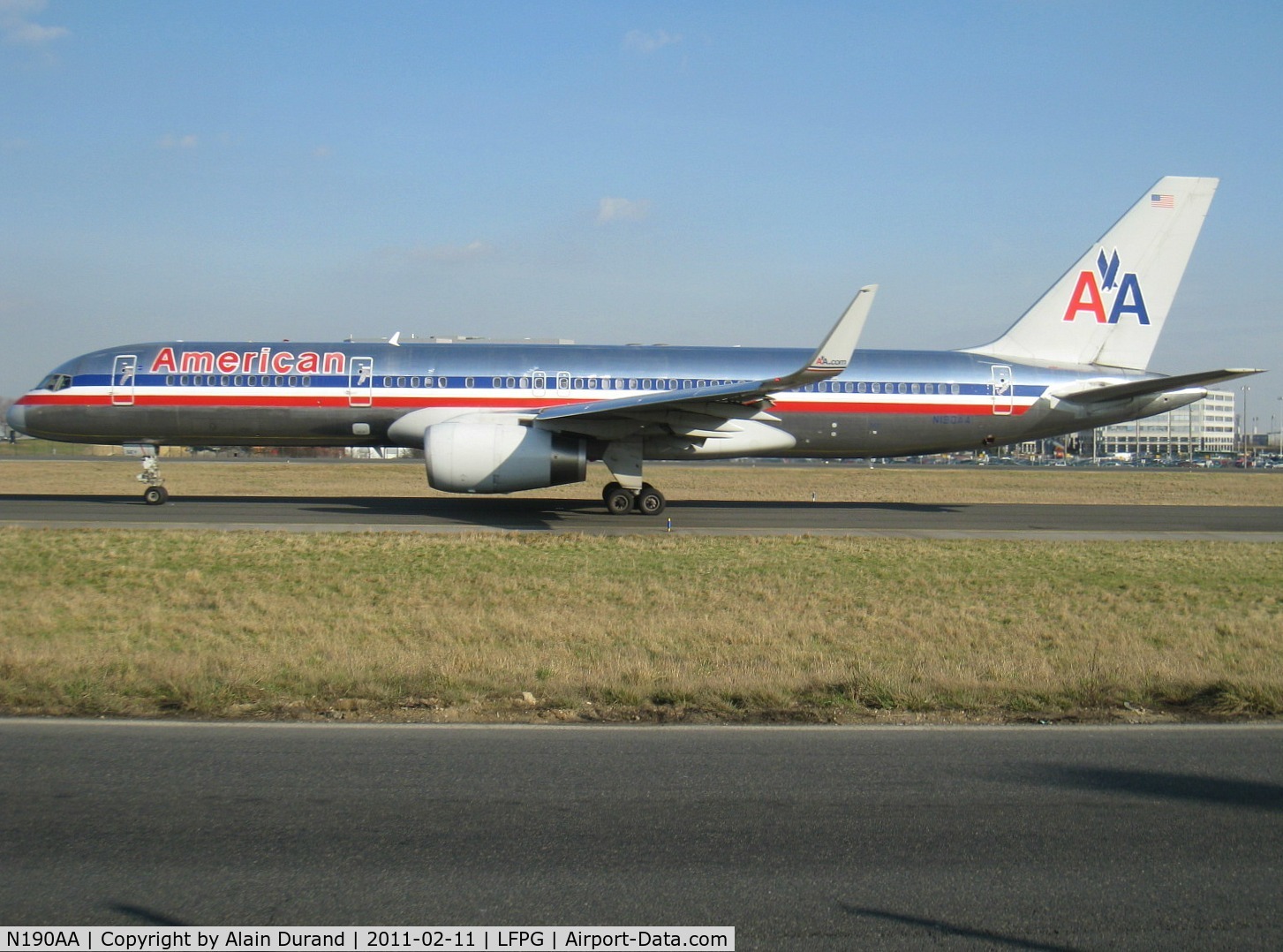 N190AA, 2001 Boeing 757-223 C/N 32384, Winglets were added on c/n 973 in 04/2007.
