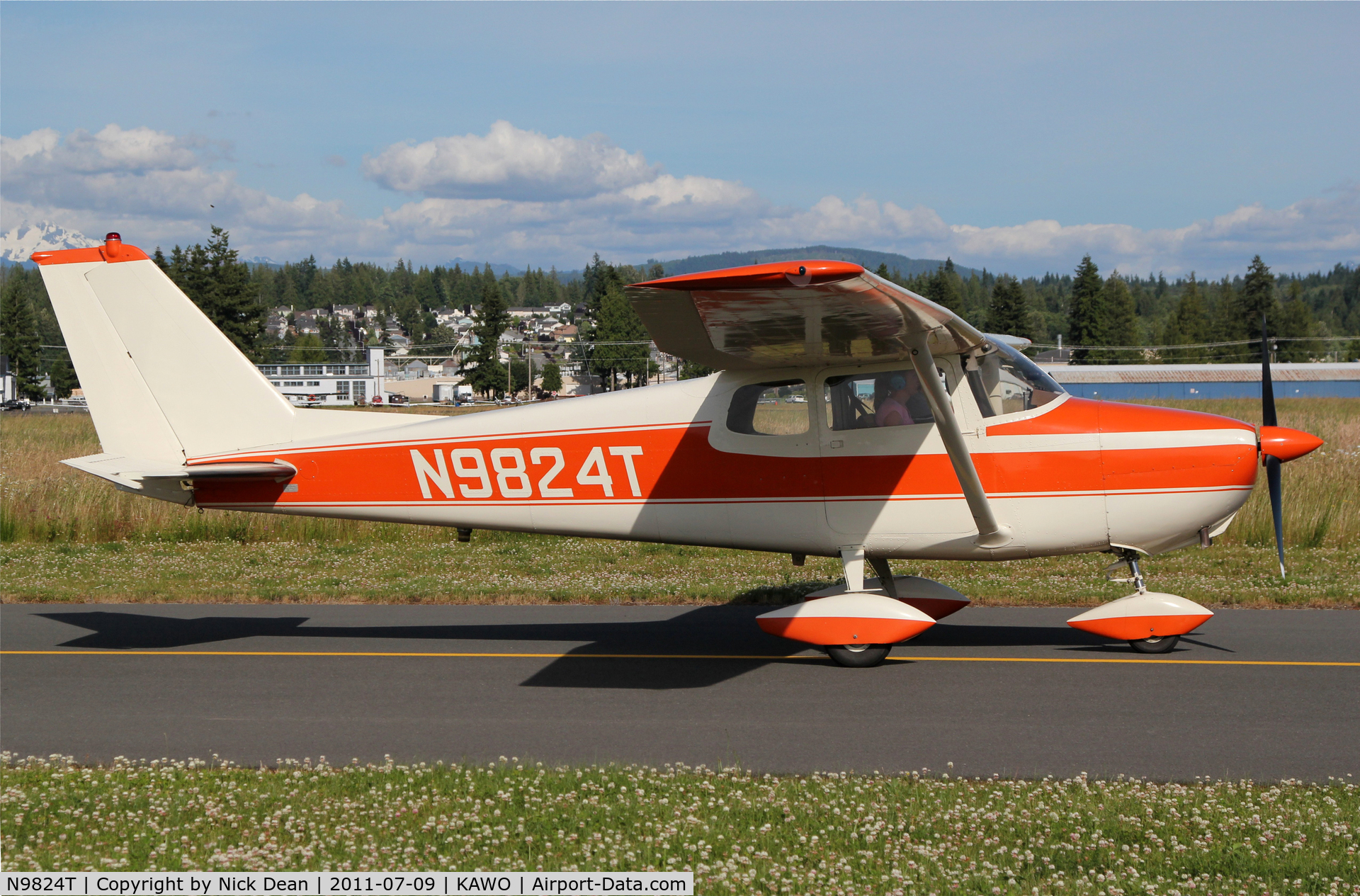 N9824T, 1960 Cessna 172A C/N 47624, KAWO/AWO
