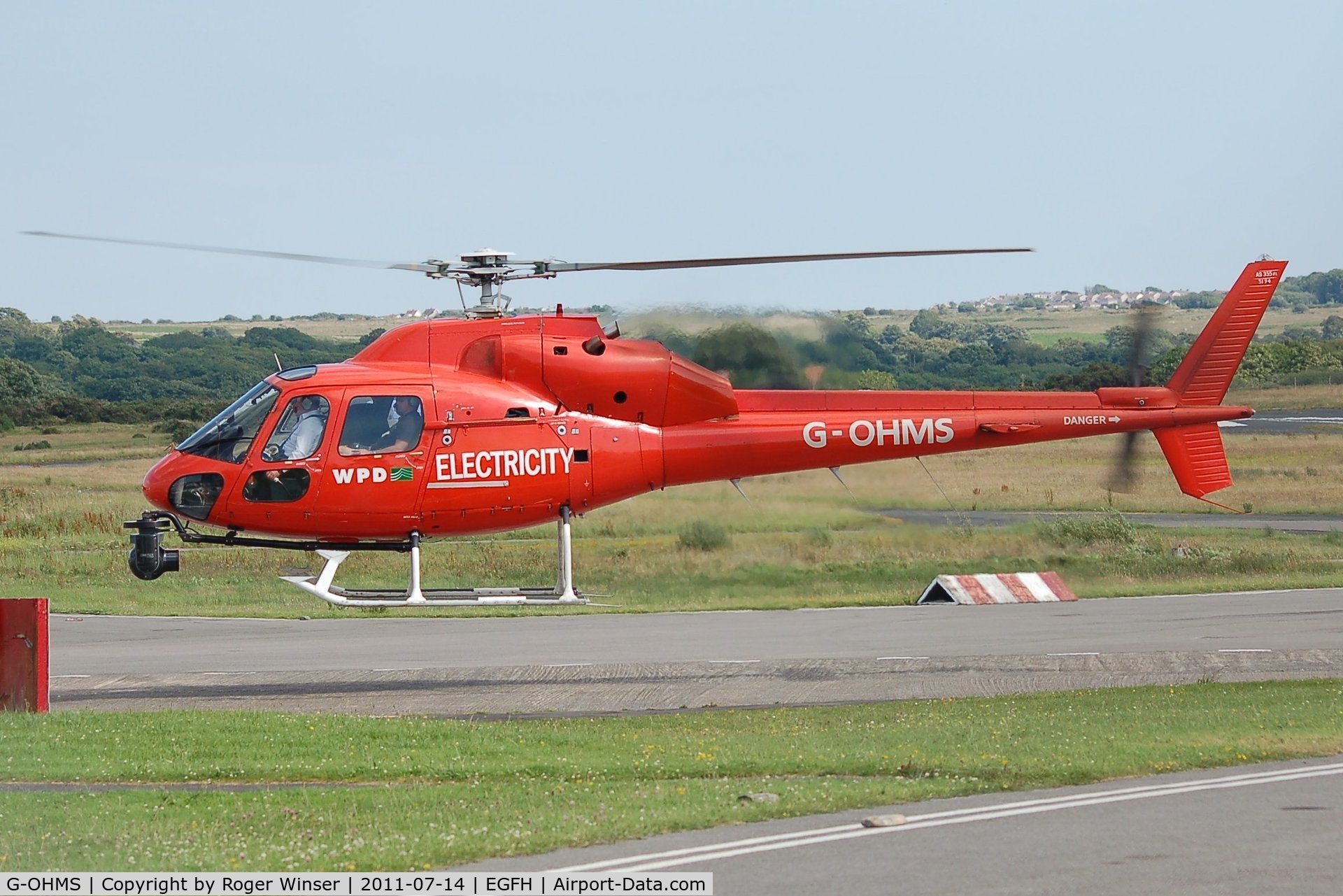 G-OHMS, 1982 Aérospatiale AS-355F-1 Twin Ecureuil C/N 5194, Ecureuil 2 operated by Western Power Distribution (South West).