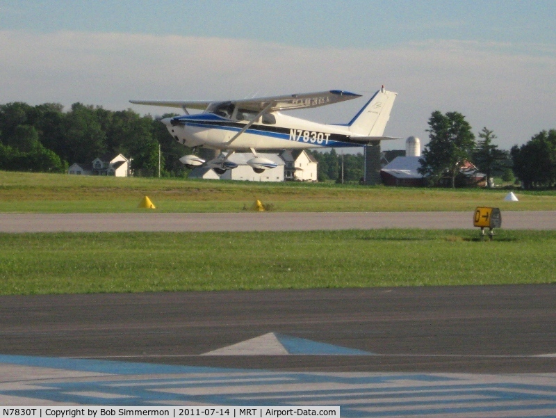 N7830T, 1960 Cessna 172A C/N 47430, Departing RWY 9 at Marysville, Ohio