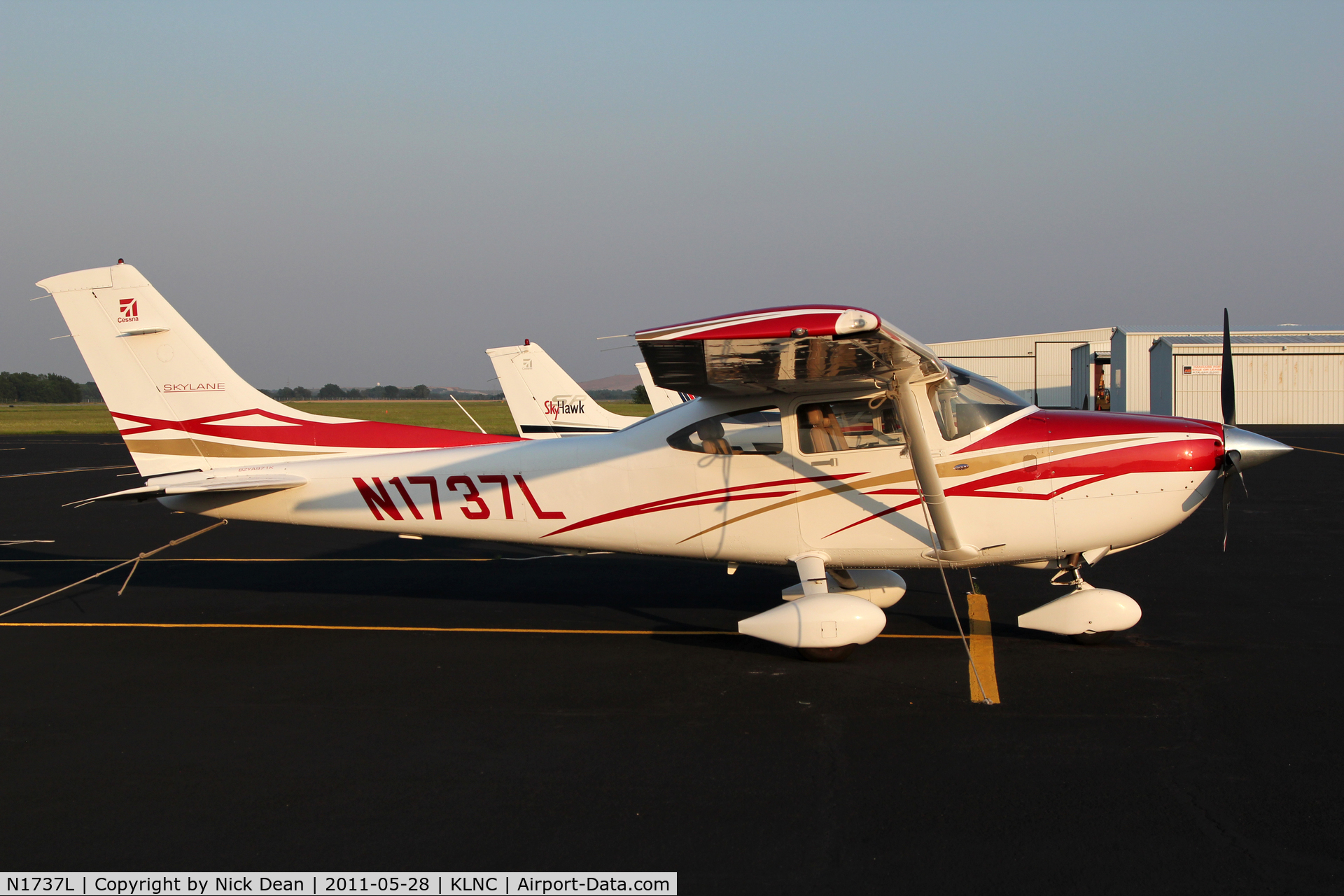N1737L, 2007 Cessna 182T Skylane C/N 18282038, KLNC/LNC