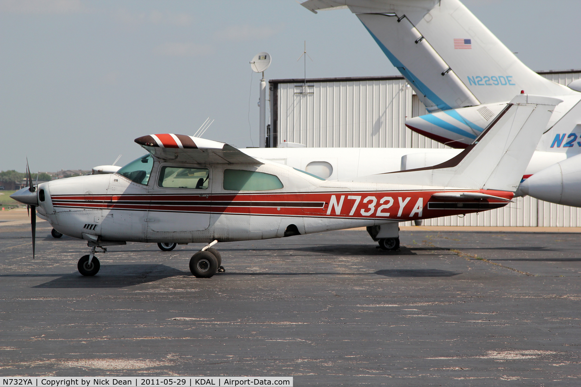 N732YA, 1977 Cessna 210M Centurion C/N 21061870, KDAL/DAL