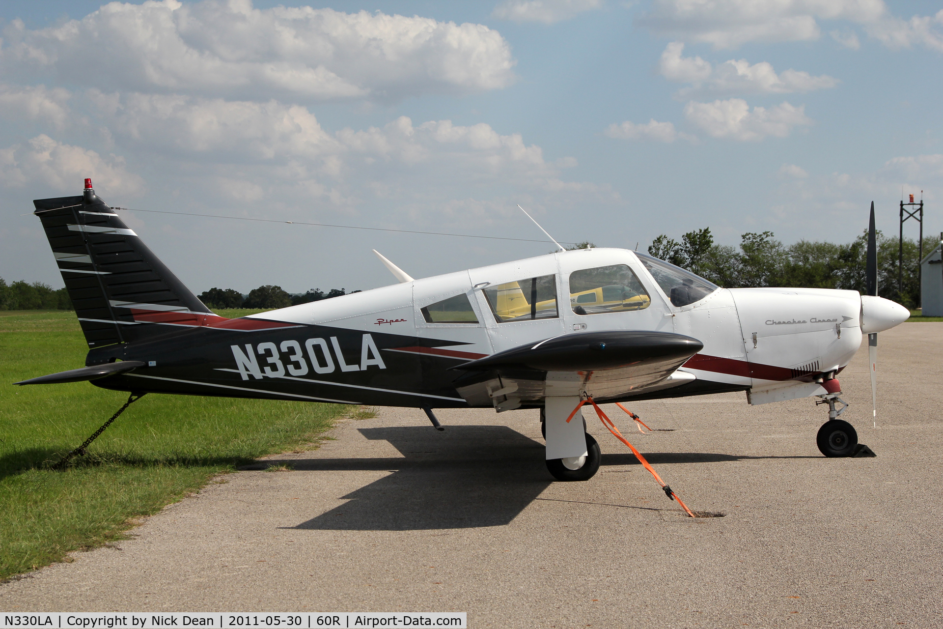 N330LA, Piper PA-28R-180 Cherokee Arrow C/N 28R-30809, 60R Navasota