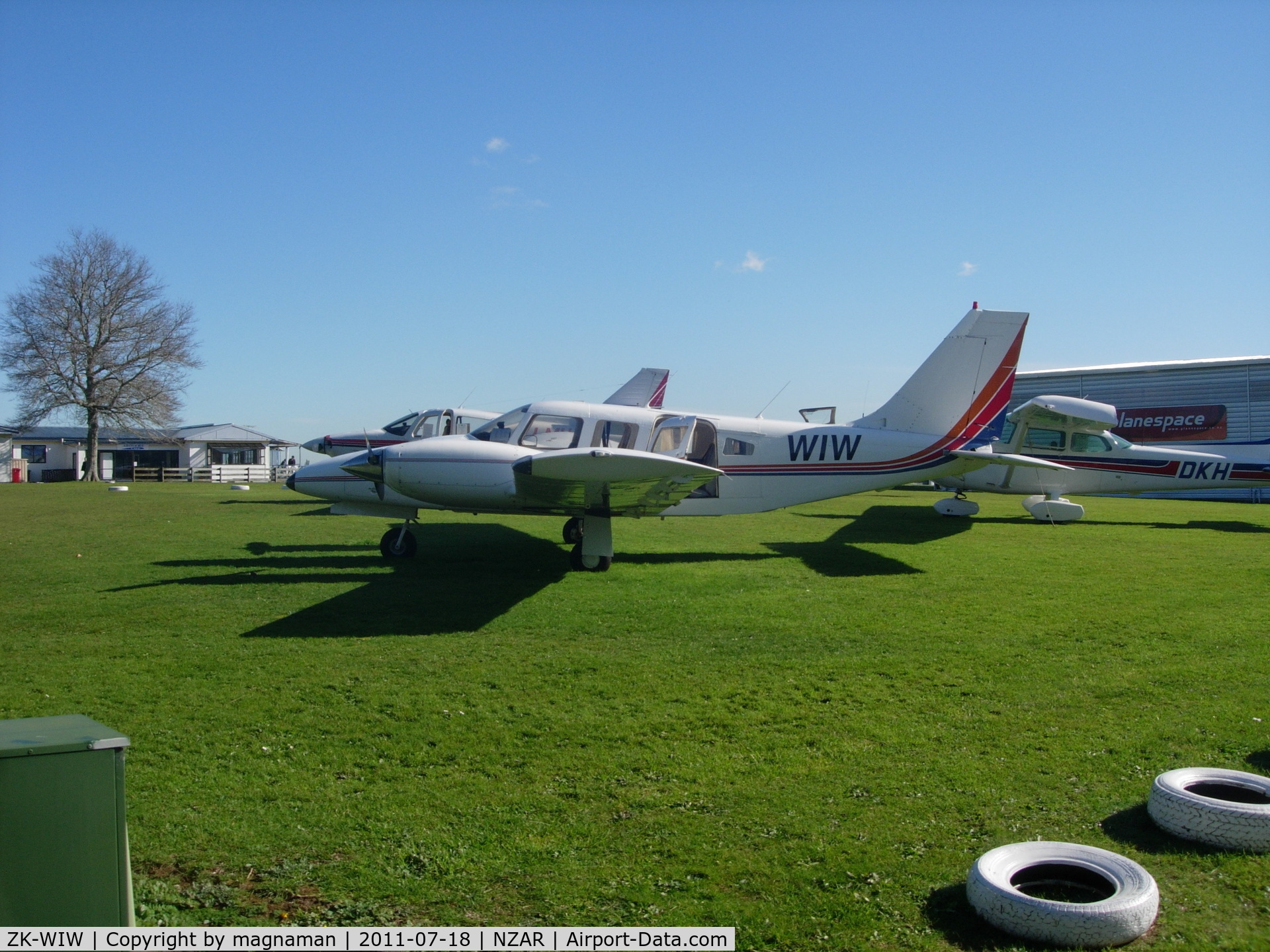 ZK-WIW, Piper PA-34-220T Seneca C/N 34-48017, Awaiting sale at Ardmore Airport, Auckland