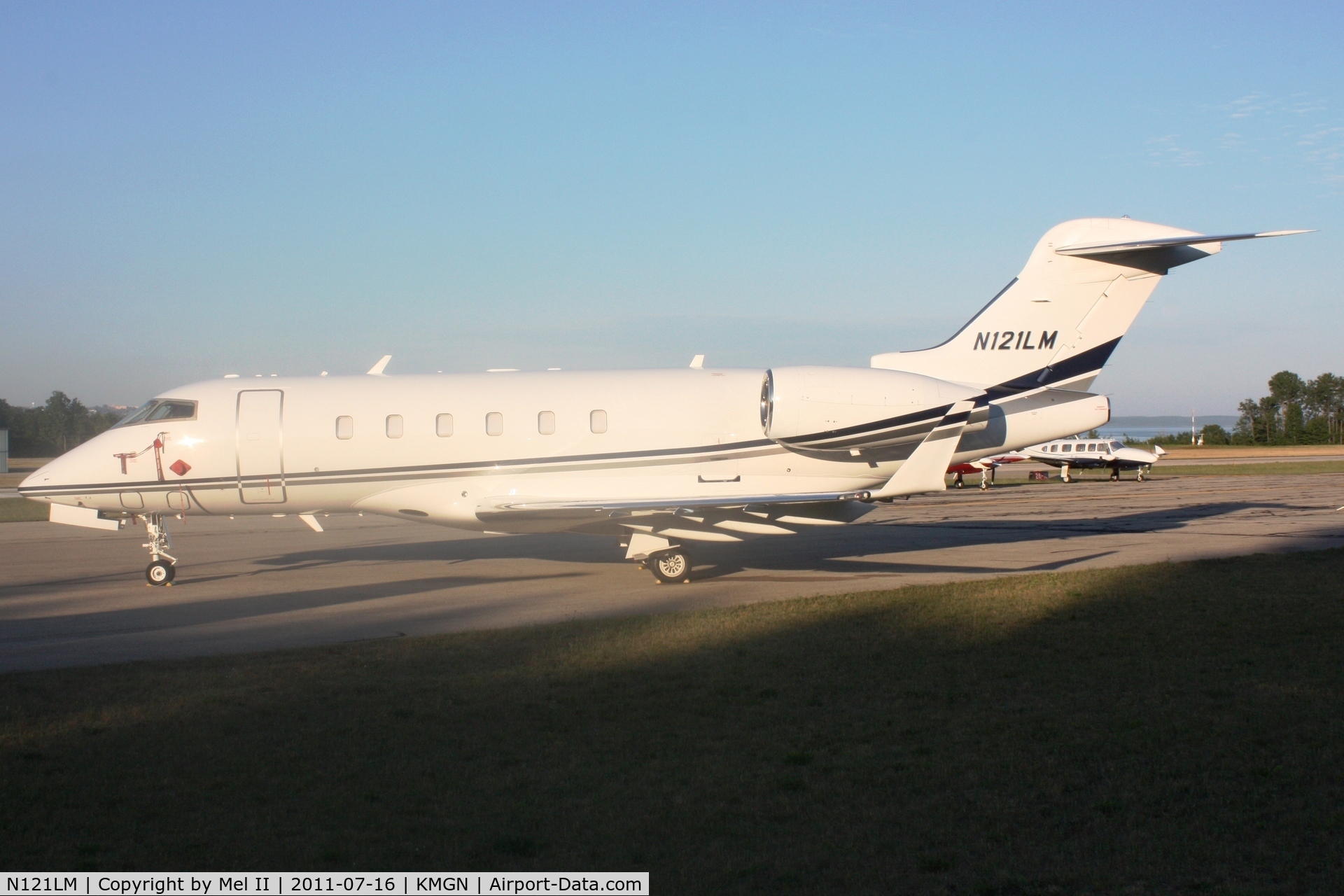 N121LM, 2004 Bombardier Challenger 300 (BD-100-1A10) C/N 20028, Parked