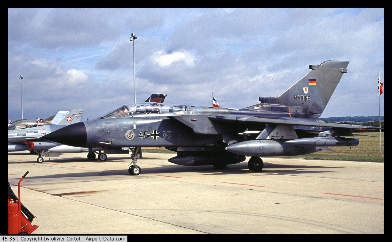 45 35, Panavia Tornado IDS C/N 589/GS183/4235, Marineflieger, Florennes, Belgium, 2001.