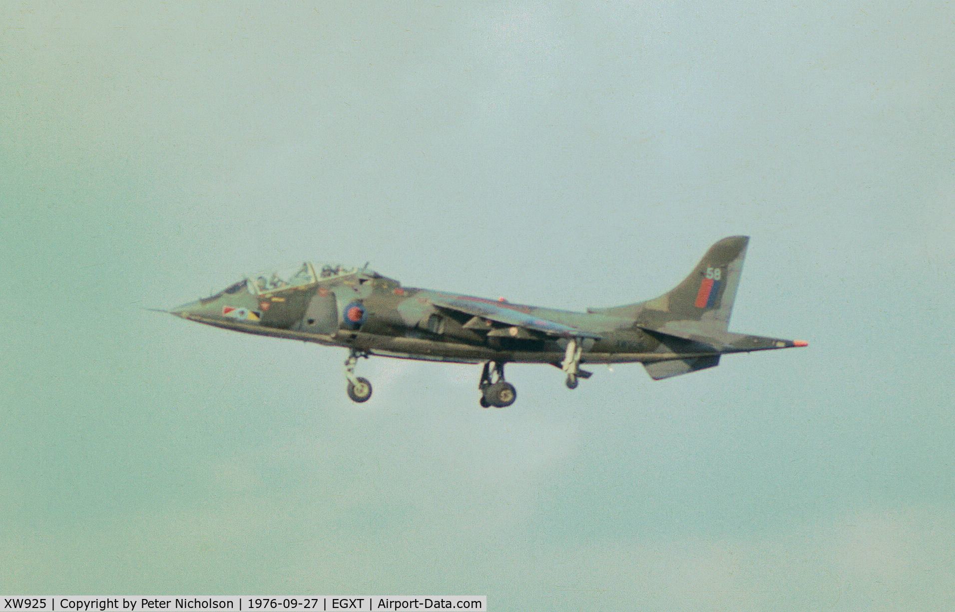 XW925, 1971 Hawker Siddeley Harrier T.2A C/N 212013, Harrier T.2A of 233 Operational Conversion Unit on final approach to RAF Wittering in September 1976.