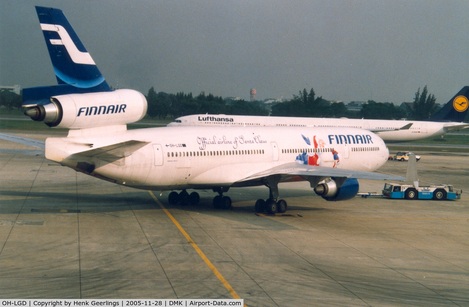 OH-LGD, 1994 McDonnell Douglas MD-11F C/N 48513, Finnair , Spcl X-mas decoration.

DMK - Don Muang Airport