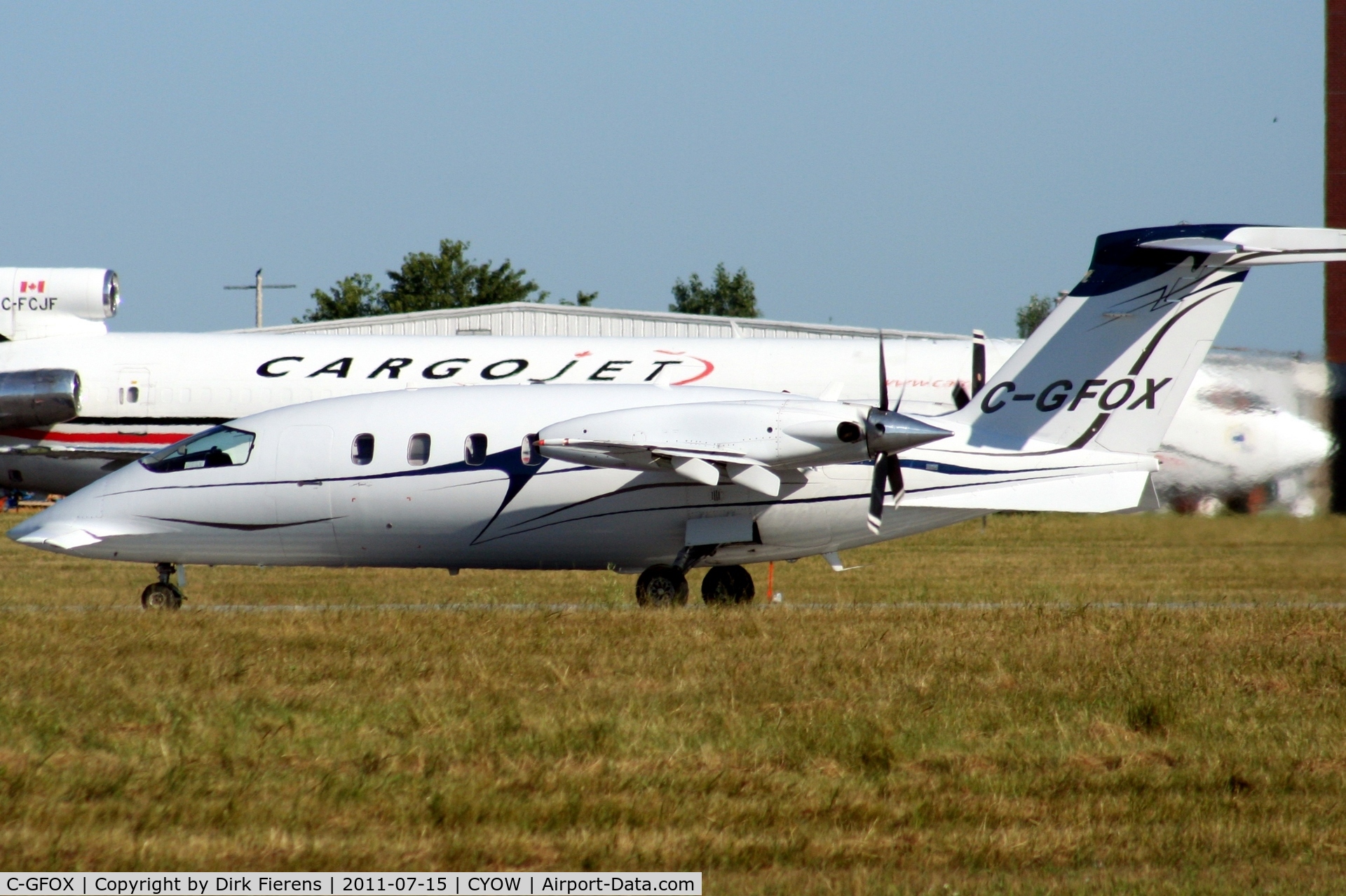 C-GFOX, 2003 Piaggio P-180 Avanti C/N 1065, Departing Ottawa in the early morning.