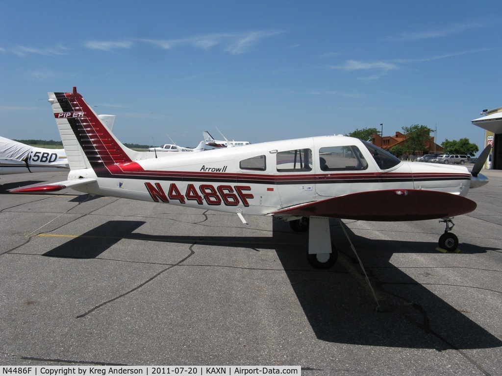 N4486F, 1976 Piper PA-28R-200 C/N 28R-7635411, Piper PA-28R-200 Cherokee Arrow on the line.