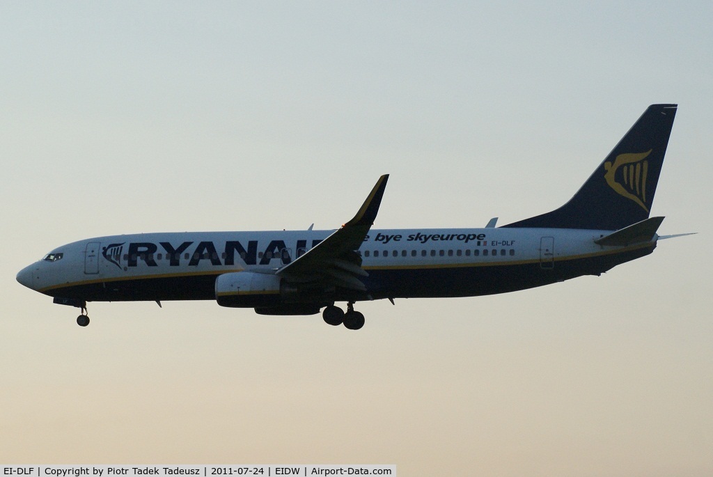 EI-DLF, 2006 Boeing 737-8AS C/N 33588, bye bye skyeurope