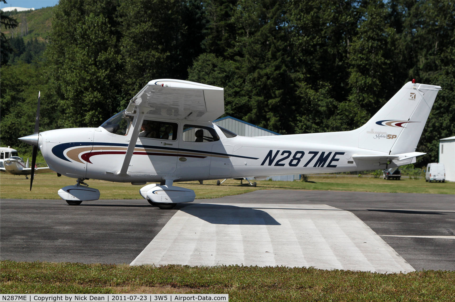 N287ME, 2000 Cessna 172S C/N 172S8545, 3W5 2011