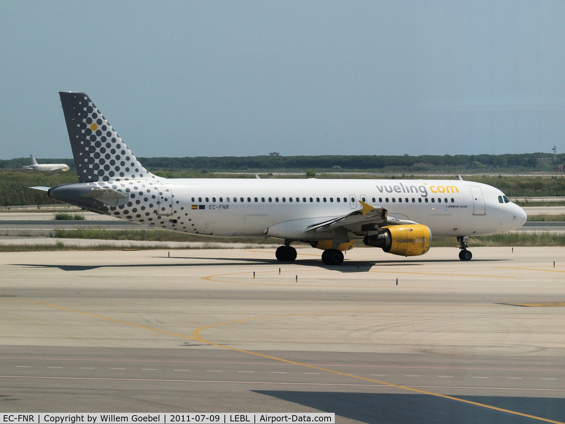 EC-FNR, 1992 Airbus A320-211 C/N 323, Prepare for take off from Barcelona Airport