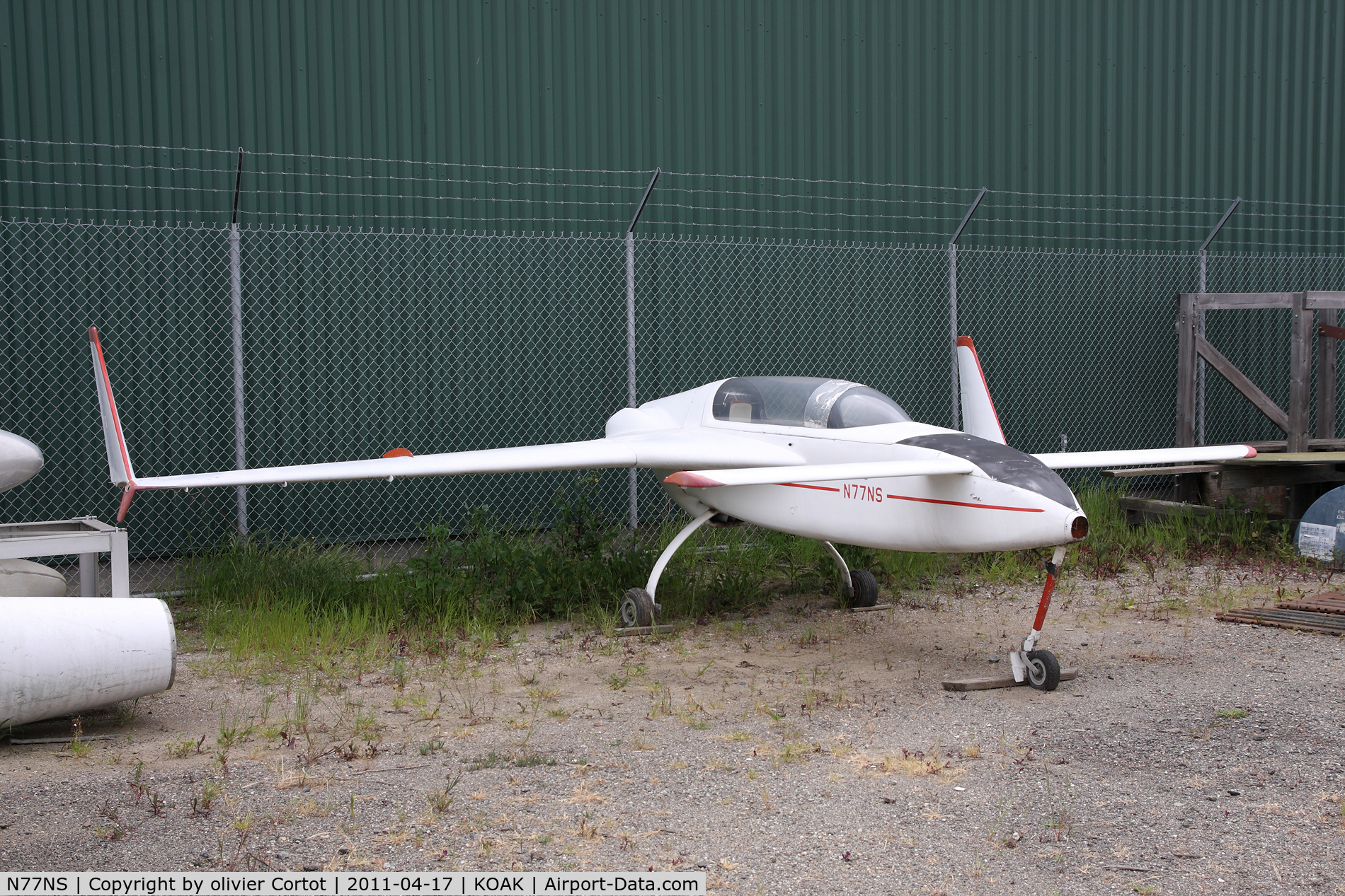 N77NS, 1980 Rutan VariEze C/N 592, Oakland aviation museum