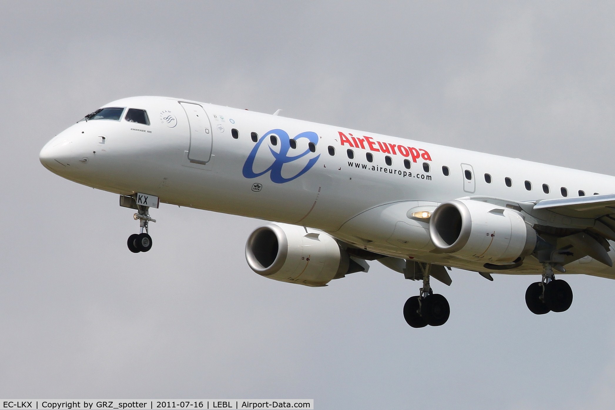 EC-LKX, 2011 Embraer 195LR  (ERJ-190-200LR) C/N 19000437, first pic in datebase!