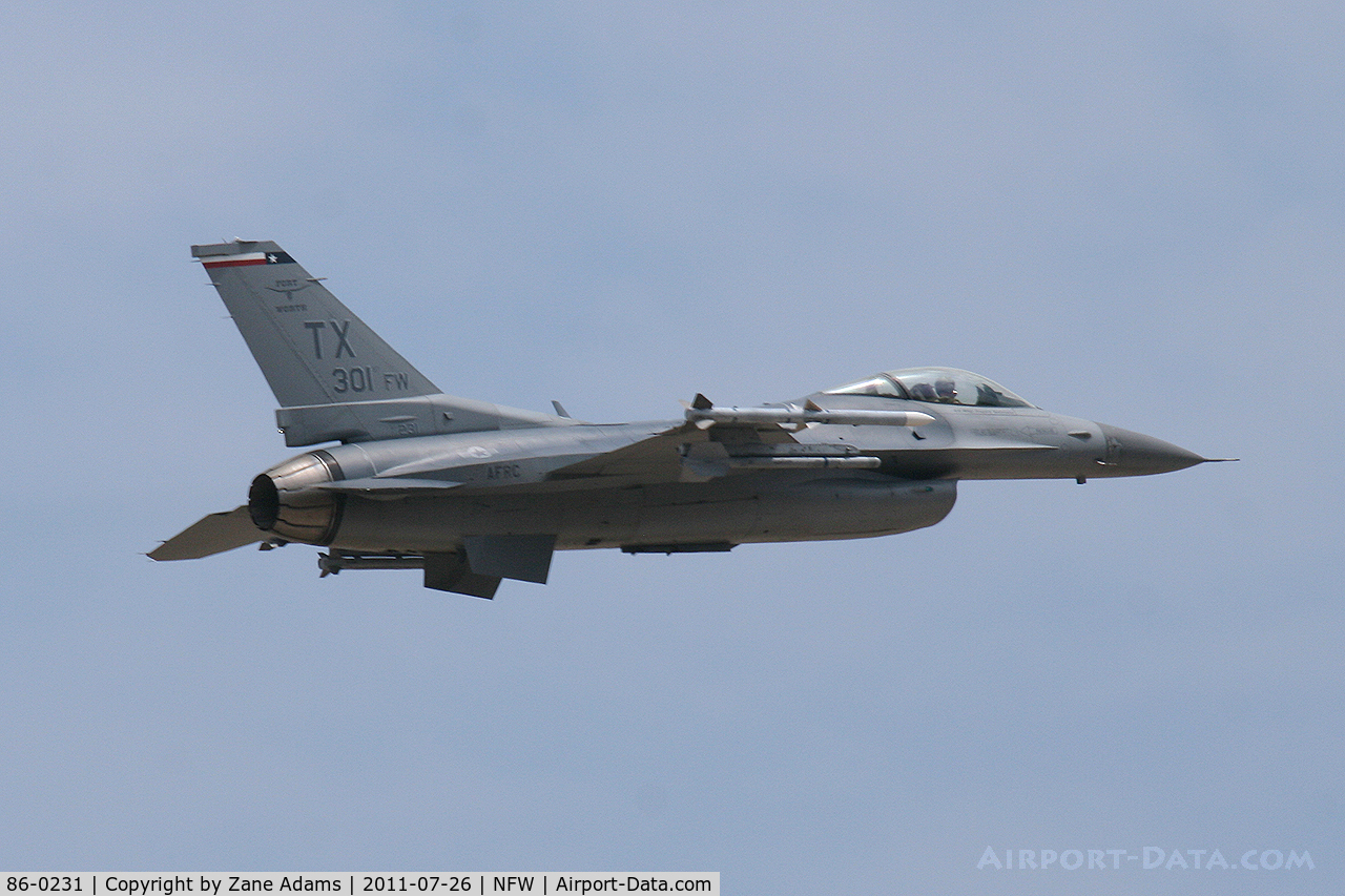 86-0231, 1986 General Dynamics F-16C Fighting Falcon C/N 5C-337, 301st FW F-16Departing NASJRB Fort Worth