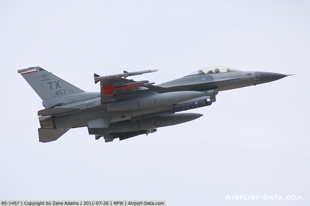 85-1457, 1985 General Dynamics F-16C Fighting Falcon C/N 5C-237, 301st FW F-16 Departing NASJRB Fort Worth