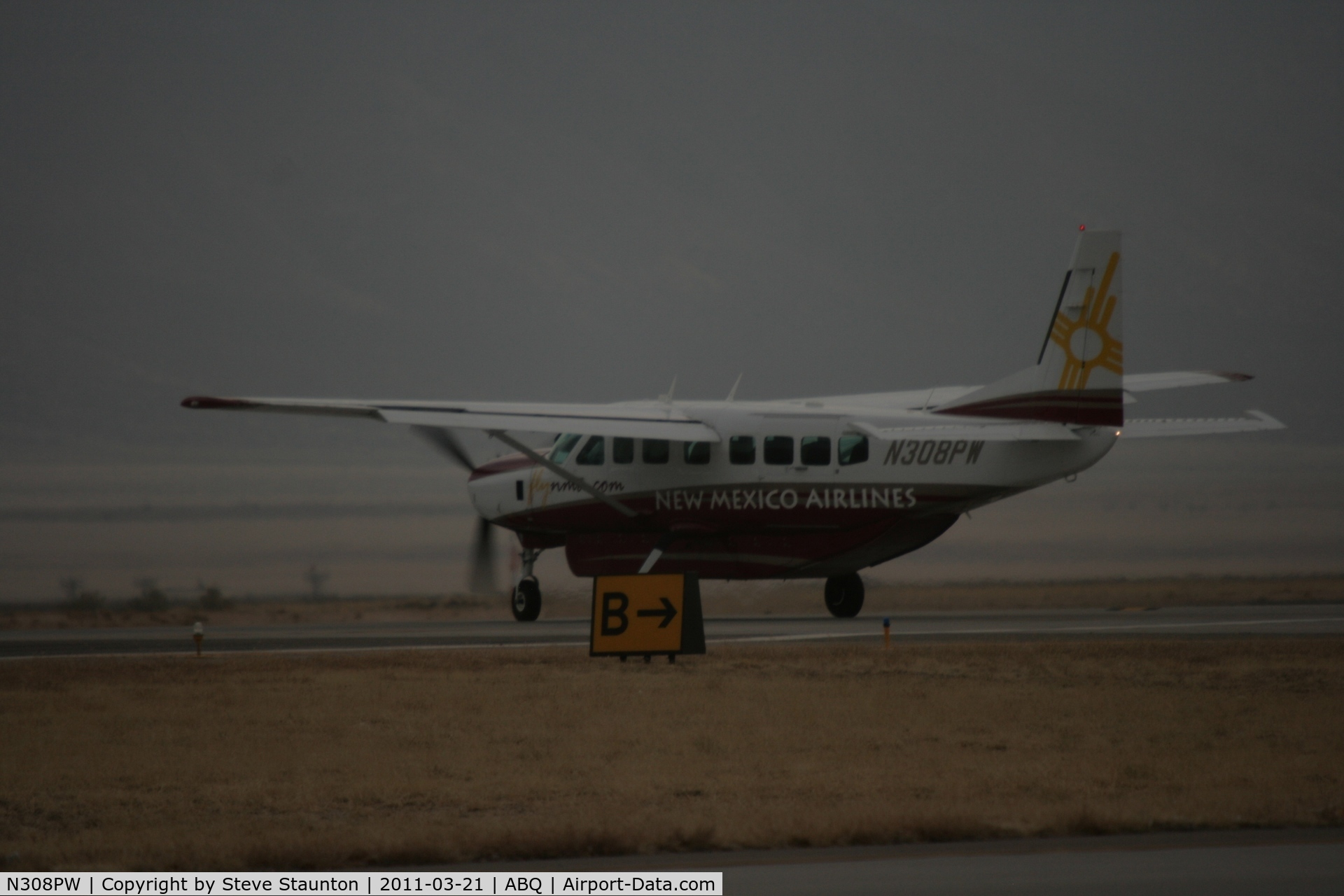 N308PW, 2007 Cessna 208B C/N 208B1274, Taken at Alburquerque International Sunport Airport, New Mexico in March 2011 whilst on an Aeroprint Aviation tour