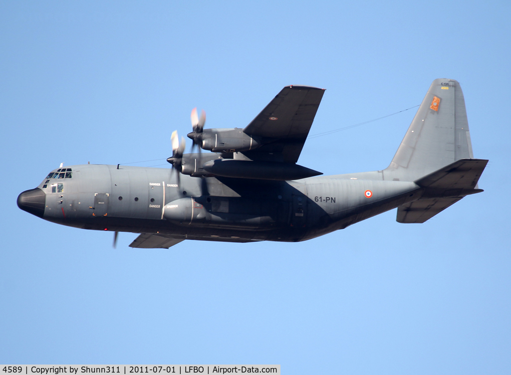 4589, Lockheed C-130H Hercules C/N 382-4589, Taking off from rwy 32R