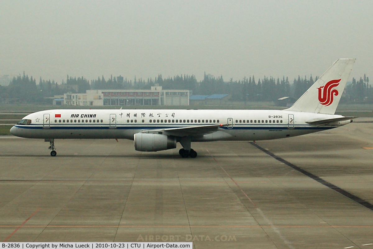 B-2836, Boeing 757-2Z0 C/N 27258, At Chengdu