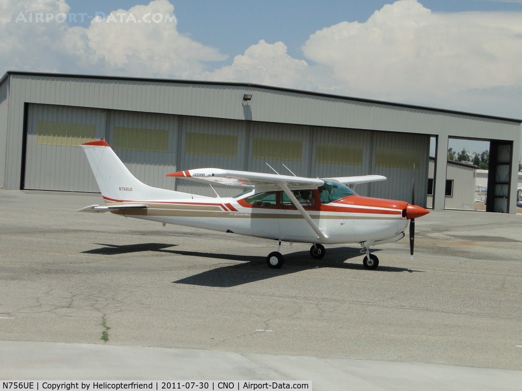 N756UE, 1979 Cessna TR182 Turbo Skylane RG C/N R18201158, Taxiing to the runway area