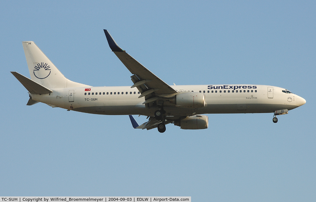 TC-SUH, 2002 Boeing 737-8CX C/N 32366, SUN EXPRESS / On Approach to Runway 24.