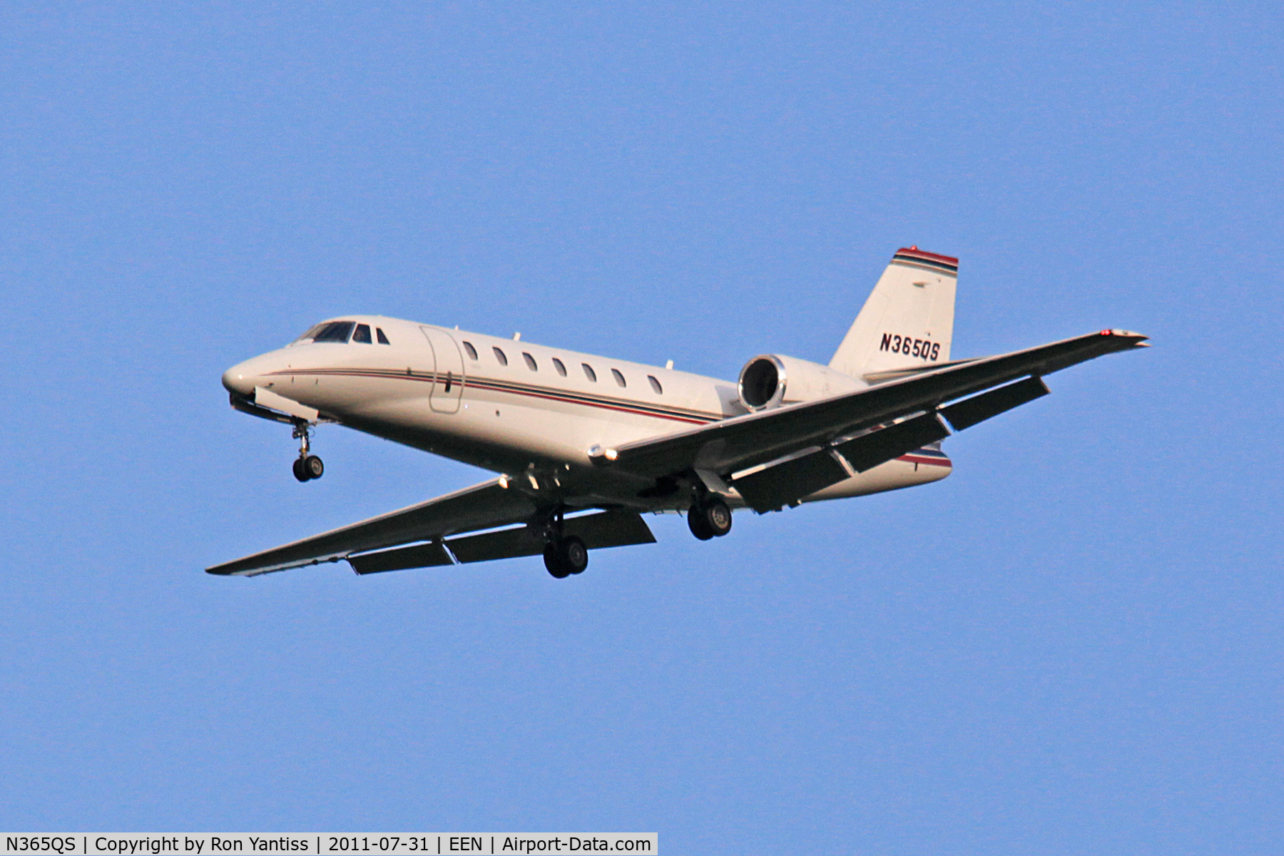 N365QS, 2005 Cessna 680 Citation Sovereign C/N 680-0057, On approach to runway 02, Keene, NH