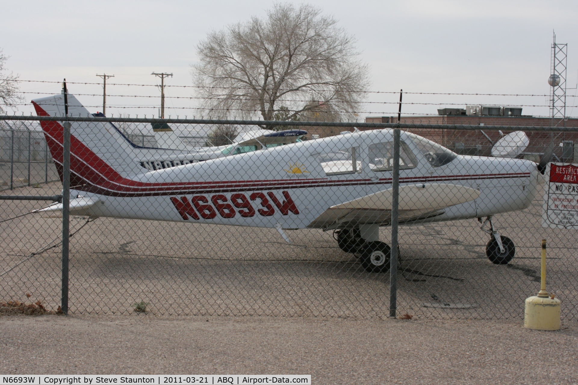 N6693W, 1965 Piper PA-28-140 Cherokee C/N 28-21284, Taken at Alburquerque International Sunport Airport, New Mexico in March 2011 whilst on an Aeroprint Aviation tour