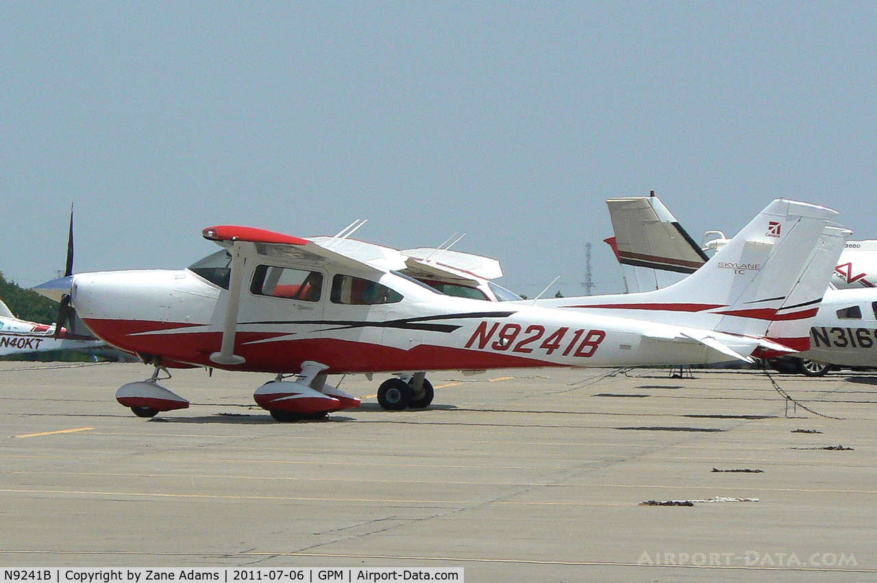 N9241B, Cessna T182T Turbo Skylane C/N T18209008, At Grand Prairie Municipal