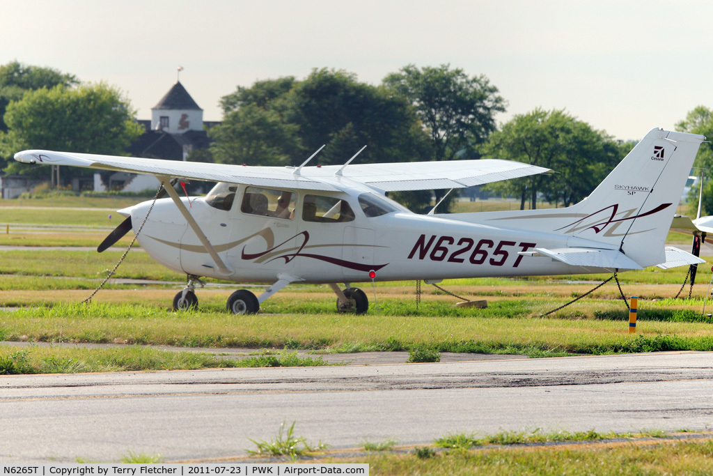 N6265T, 2008 Cessna 172S Skyhawk SP C/N 172S10733, 2008 Cessna 172S, c/n: 172S10733 at Chicago Executive