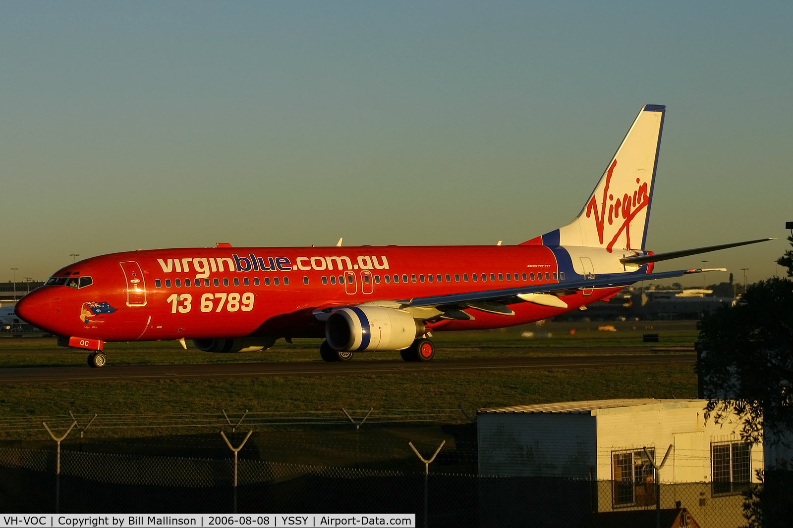 VH-VOC, 2002 Boeing 737-8BK C/N 30623, taxiing to 34R