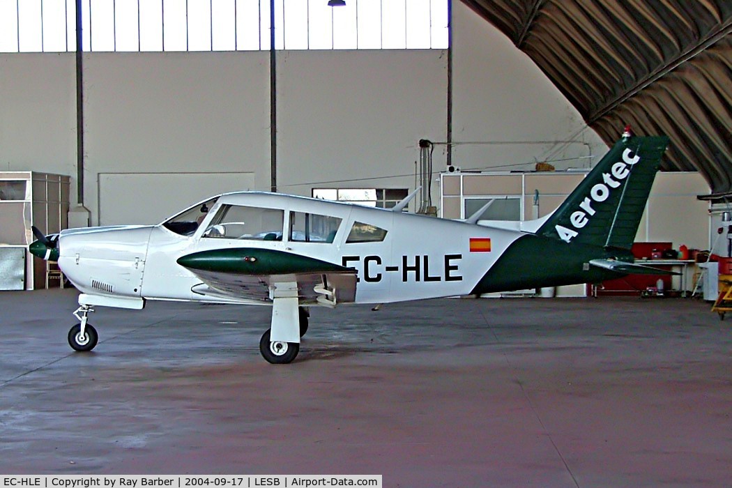 EC-HLE, Piper PA-28R-200 Cherokee Arrow C/N 28R-7235051, Piper PA-28R-200 Cherokee Arrow II [28R-7235051] Palma - Son Bonet~EC 17/09/2004