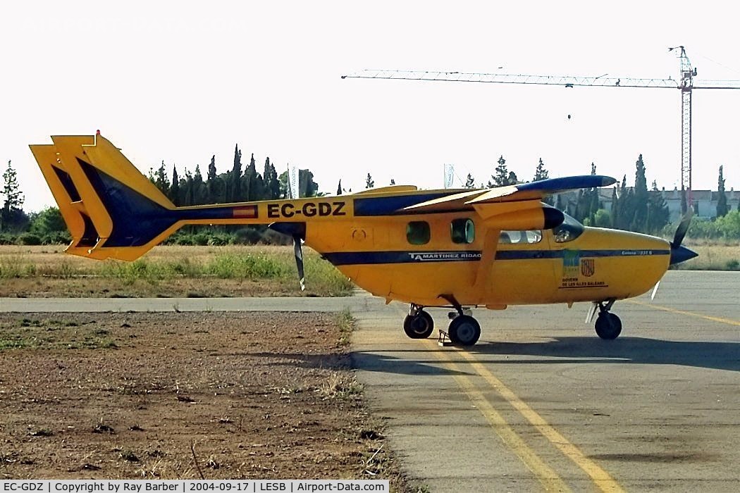 EC-GDZ, Cessna 337G Super Skymaster C/N 33701687, Cessna 337G Super Skymaster [33701687] Palma-Son Bonet~EC 17/09/2004