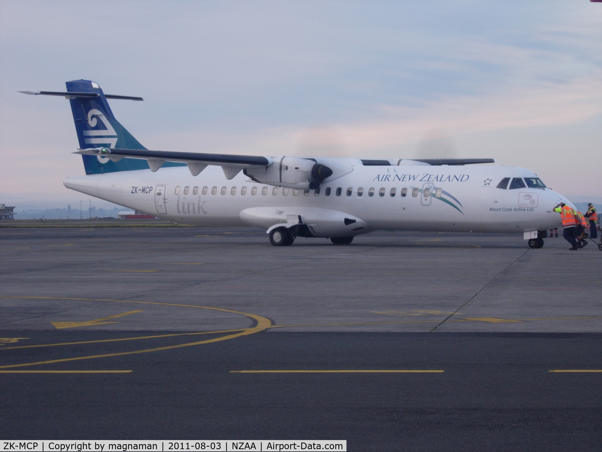 ZK-MCP, 2000 ATR 72-212A C/N 630, Parking on stand at Auckland