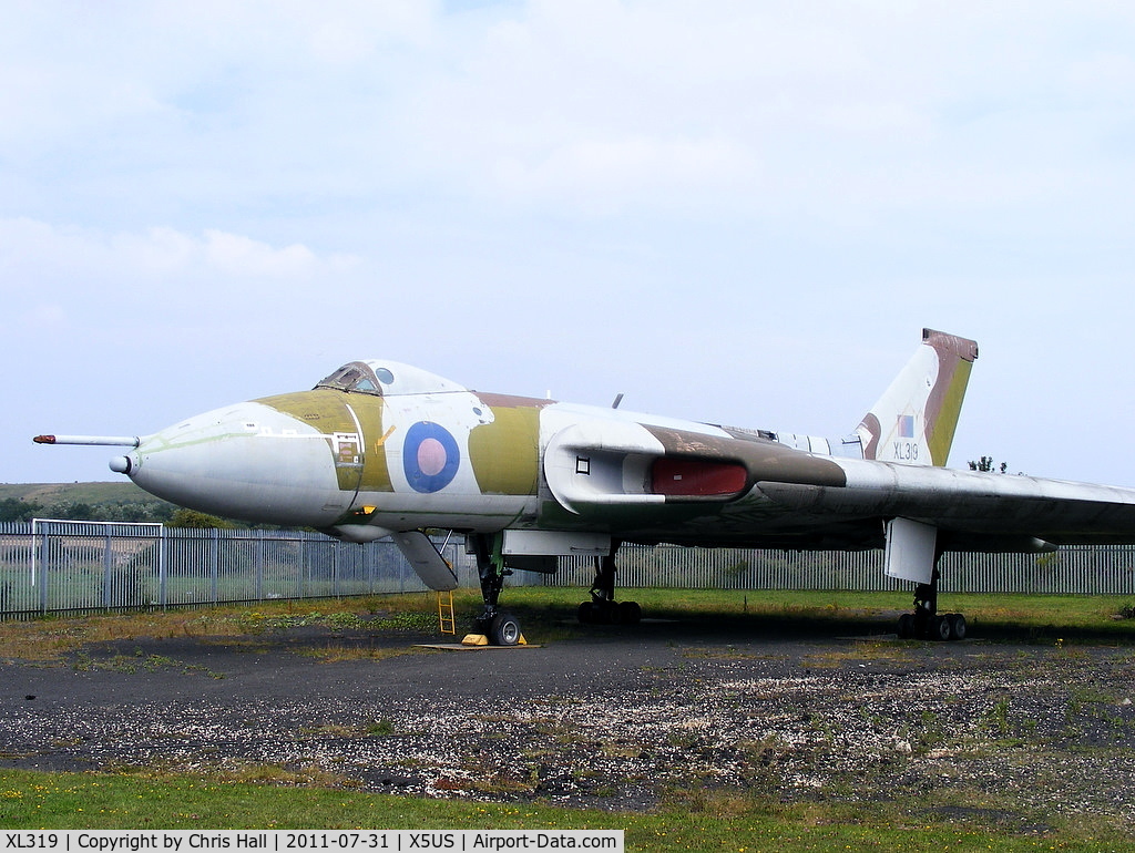 XL319, 1961 Avro Vulcan B.2 C/N Set 28, Displayed at the North East Aircraft Museum, Unsworth