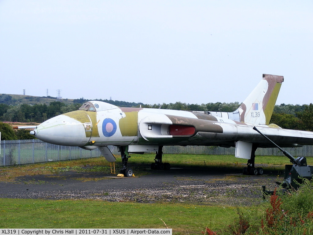 XL319, 1961 Avro Vulcan B.2 C/N Set 28, Displayed at the North East Aircraft Museum, Unsworth