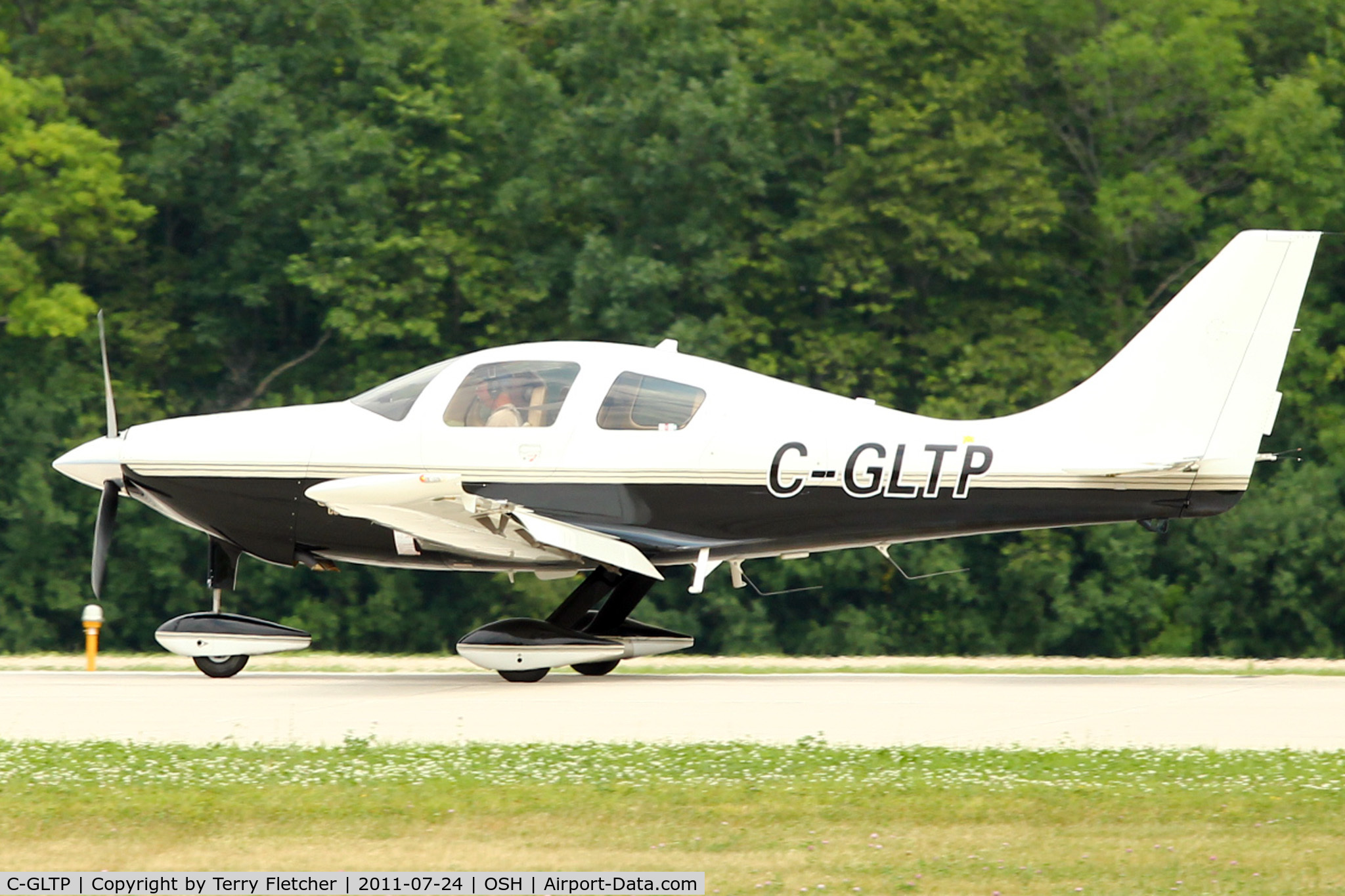C-GLTP, 2002 Lancair LC40-550FG C/N 40057, 2002 Lancair LC40-550FG, c/n: 40057 arriving at 2011 Oshkosh