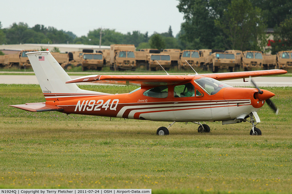 N1924Q, 1972 Cessna 177RG Cardinal C/N 177RG0324, 1972 Cessna 177RG, c/n: 177RG0324 at 2011 Oshkosh