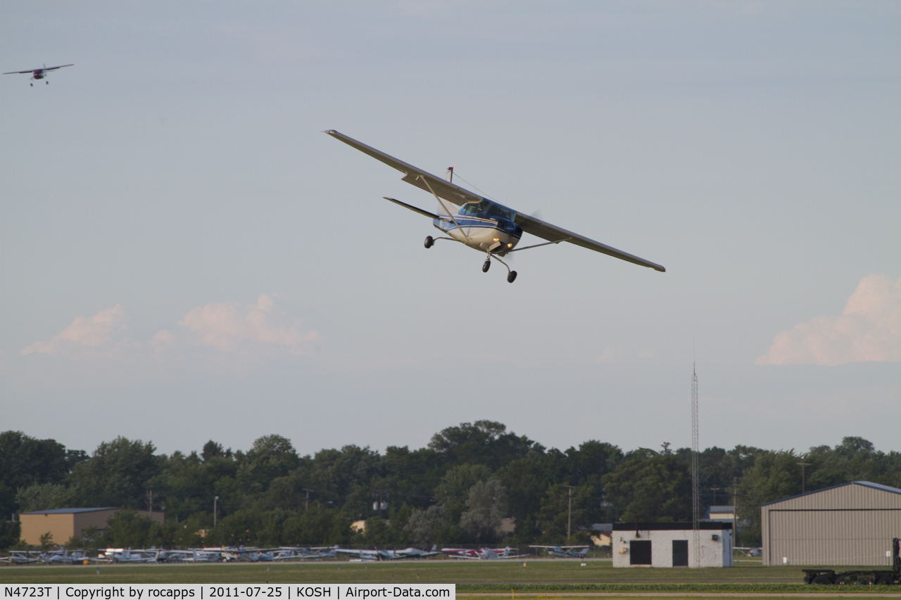 N4723T, 1981 Cessna TR182 Turbo Skylane RG C/N R18201744, Number one to land 18R.