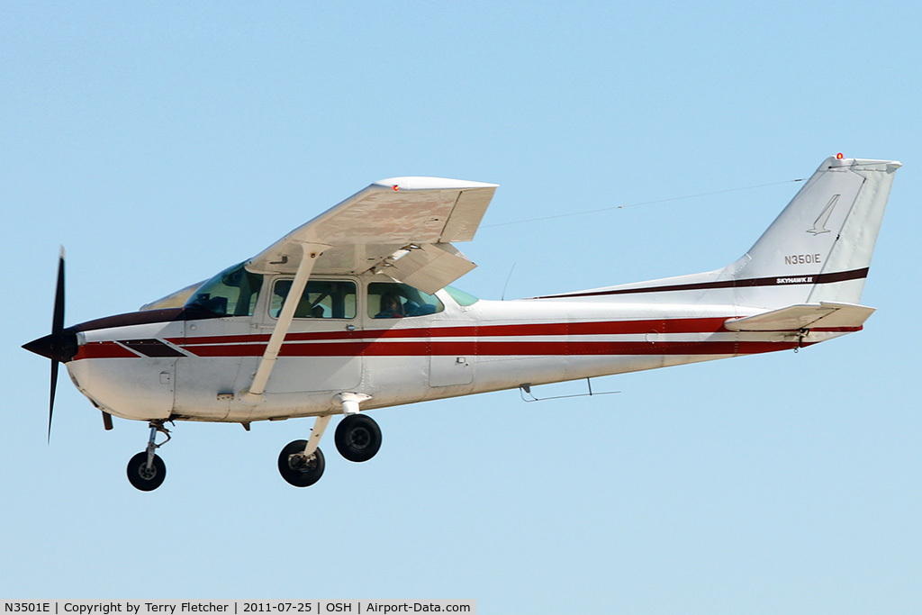 N3501E, 1978 Cessna 172N C/N 17271571, 1978 Cessna 172N, c/n: 17271571 arriving at 2011 Oshkosh