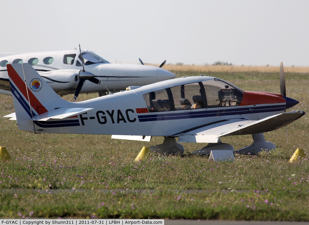 F-GYAC, Robin DR-400-160 Chevalier C/N 2533, Parked on the grass...