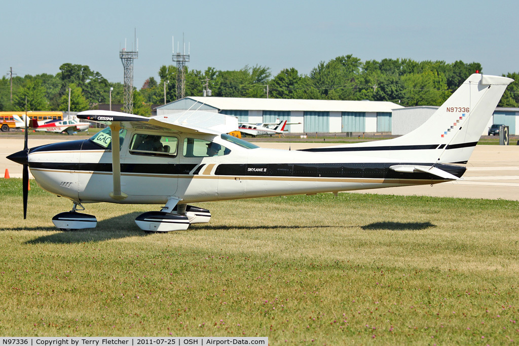 N97336, Cessna 182Q Skylane C/N 18267061, Cessna 182Q, c/n: 18267061 at 2011 Oshkosh