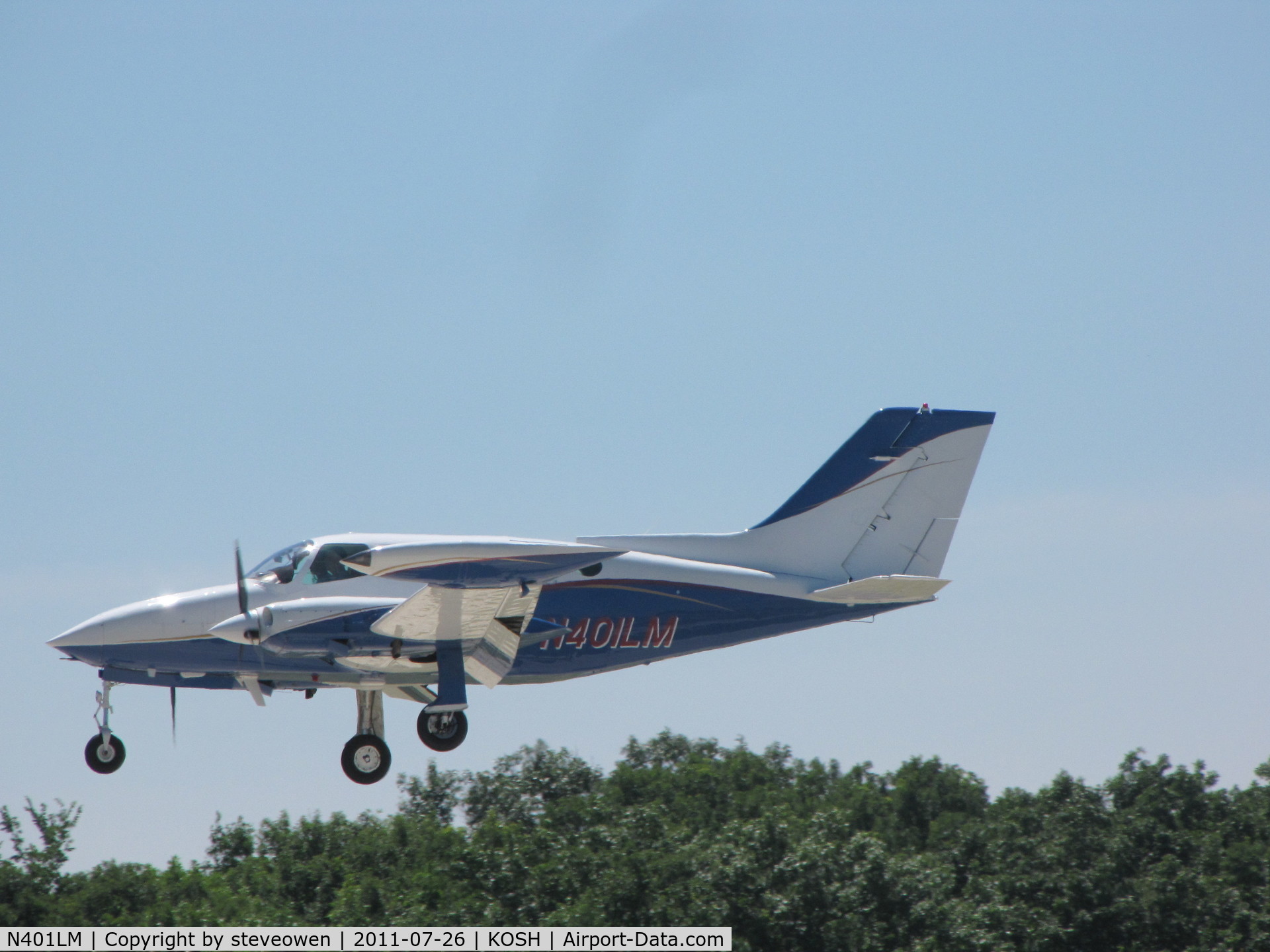 N401LM, Cessna 401B C/N 401B-0209, landing at KOSH during EAA2011