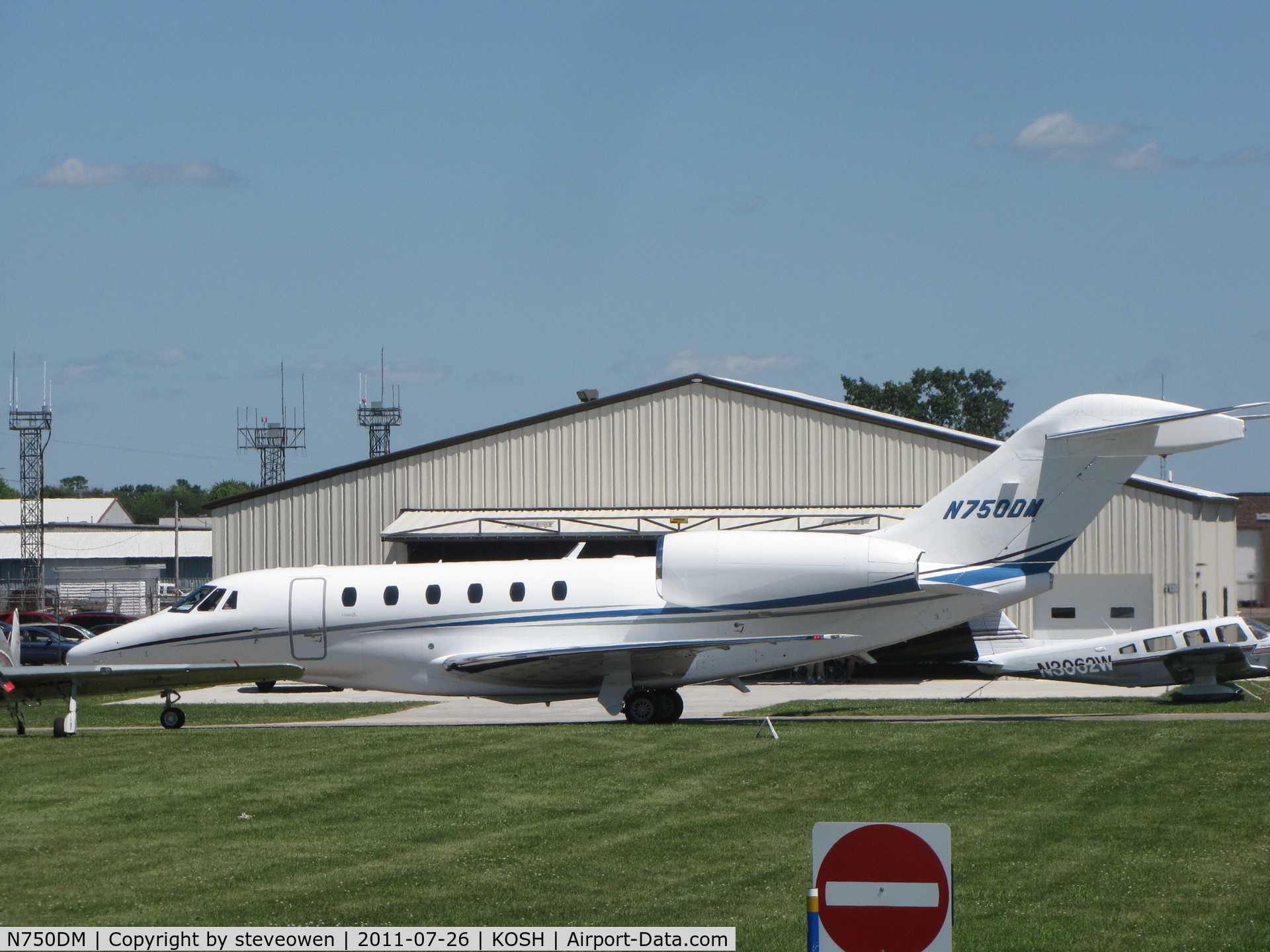 N750DM, 2001 Cessna 750 Citation X C/N 750-0146, Taxing in at KOSH EAA 2011