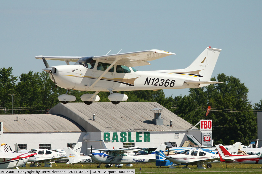 N12366, 1973 Cessna 172M C/N 17261951, 1973 Cessna 172M, c/n: 17261951 arriving at 2011 Oshkosh