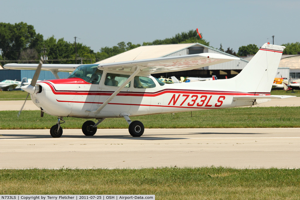 N733LS, 1976 Cessna 172N C/N 17268380, 1976 Cessna 172N, c/n: 17268380 at 2011 Oshkosh