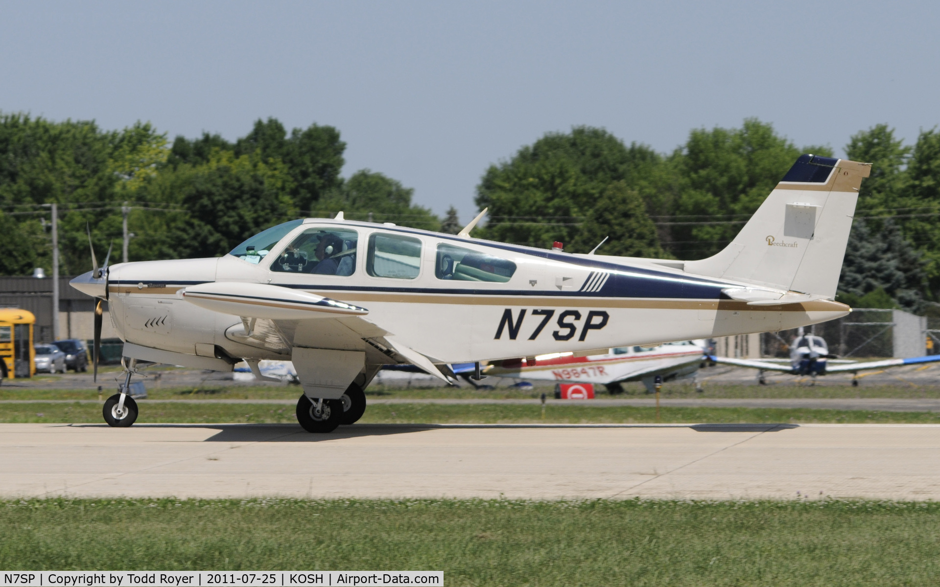 N7SP, 1982 Beech F33A Bonanza C/N CE-1004, AIRVENTURE 2011