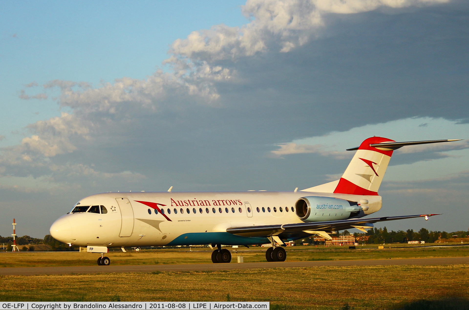 OE-LFP, Fokker 70 (F-28-0070) C/N 11560, taxing runway
Bologna G.Marconi Airport
