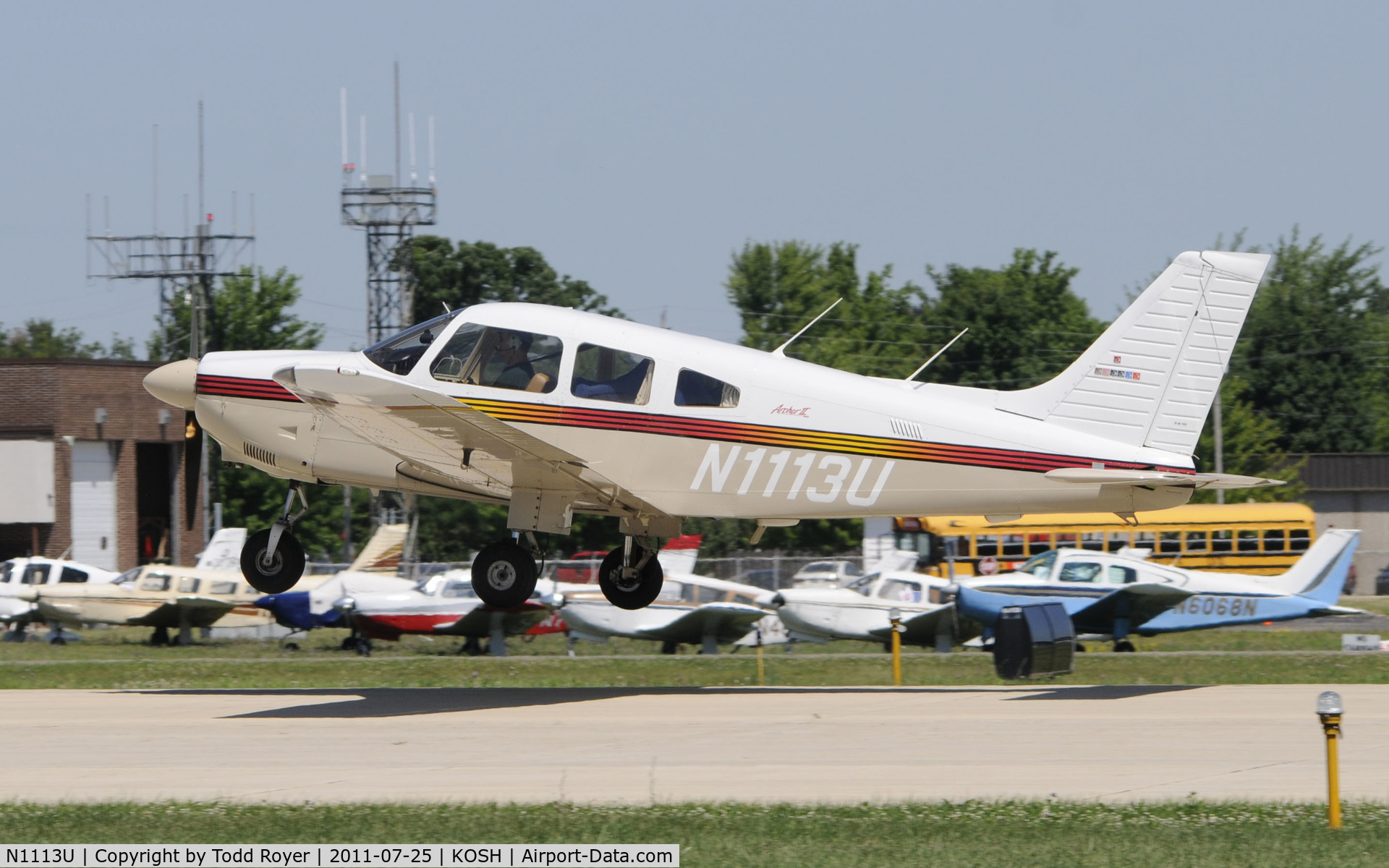 N1113U, 1989 Piper PA-28-181 C/N 2890126, AIRVENTURE 2011